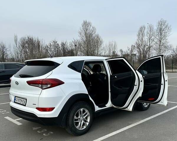 Хендай Туксон, об'ємом двигуна 2 л та пробігом 180 тис. км за 17000 $, фото 1 на Automoto.ua