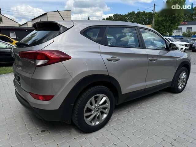 Хендай Туксон, объемом двигателя 2 л и пробегом 87 тыс. км за 17500 $, фото 13 на Automoto.ua