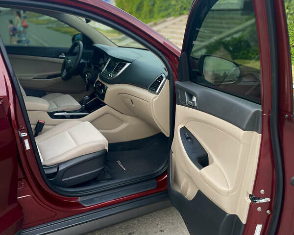 Хендай Туксон, объемом двигателя 2 л и пробегом 70 тыс. км за 16800 $, фото 10 на Automoto.ua