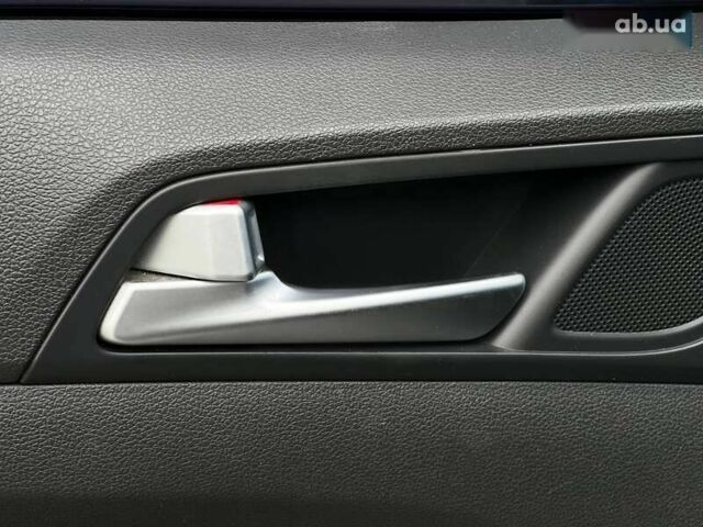 Хендай Туксон, объемом двигателя 1.7 л и пробегом 134 тыс. км за 15990 $, фото 16 на Automoto.ua