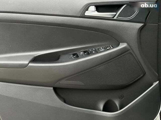 Хендай Туксон, объемом двигателя 1.7 л и пробегом 110 тыс. км за 15990 $, фото 21 на Automoto.ua