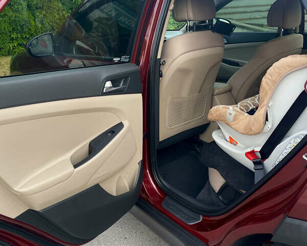 Хендай Туксон, объемом двигателя 2 л и пробегом 70 тыс. км за 16800 $, фото 14 на Automoto.ua