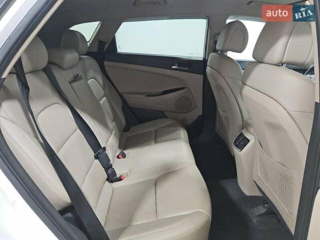 Хендай Туксон 2016 в Черновцах на Automoto.ua Хендай Туксон, объемом двигателя 1.59 л и пробегом 139 тыс. км за 2600 $, фото 10 на Automoto.ua