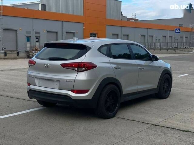 Хендай Туксон 2016 в Киеве на Automoto.ua Хендай Туксон, объемом двигателя 1.7 л и пробегом 99 тыс. км за 16490 $, фото 5 на Automoto.ua