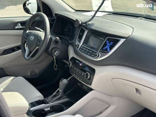 Хендай Туксон, объемом двигателя 2 л и пробегом 141 тыс. км за 16590 $, фото 25 на Automoto.ua