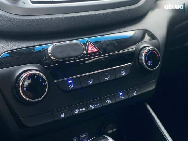 Хендай Туксон, объемом двигателя 1.7 л и пробегом 99 тыс. км за 16490 $, фото 26 на Automoto.ua