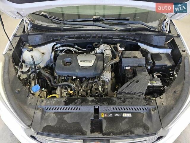 Хендай Туксон 2016 в Черновцах на Automoto.ua Хендай Туксон, объемом двигателя 1.59 л и пробегом 139 тыс. км за 2600 $, фото 11 на Automoto.ua