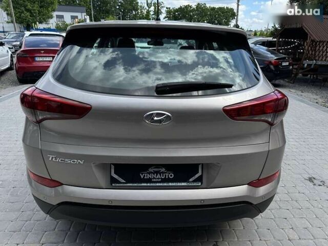 Хендай Туксон, объемом двигателя 2 л и пробегом 87 тыс. км за 17500 $, фото 11 на Automoto.ua