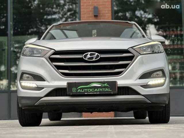 Хендай Туксон, объемом двигателя 1.7 л и пробегом 110 тыс. км за 15500 $, фото 3 на Automoto.ua