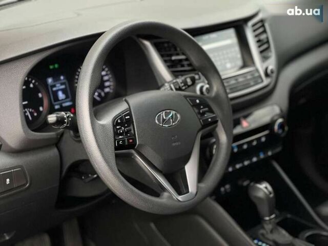 Хендай Туксон, объемом двигателя 1.7 л и пробегом 110 тыс. км за 15990 $, фото 25 на Automoto.ua