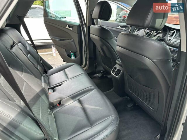 Хендай Туксон, об'ємом двигуна 2 л та пробігом 90 тис. км за 20500 $, фото 15 на Automoto.ua