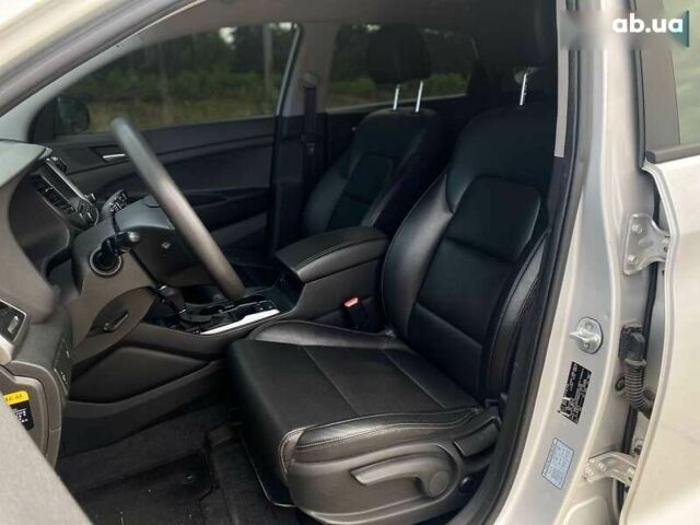 Хендай Туксон, объемом двигателя 1.7 л и пробегом 99 тыс. км за 16490 $, фото 13 на Automoto.ua