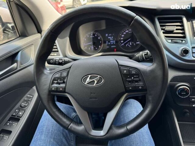 Хендай Туксон, объемом двигателя 2 л и пробегом 87 тыс. км за 17500 $, фото 22 на Automoto.ua