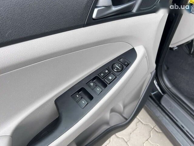 Хендай Туксон, объемом двигателя 2 л и пробегом 131 тыс. км за 14990 $, фото 21 на Automoto.ua