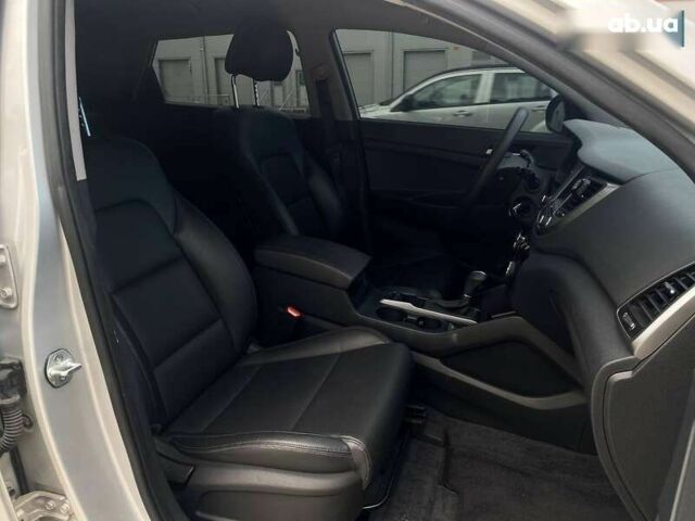 Хендай Туксон, объемом двигателя 1.7 л и пробегом 99 тыс. км за 15500 $, фото 22 на Automoto.ua