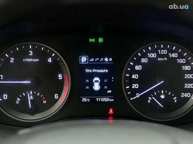 Хендай Туксон, объемом двигателя 1.7 л и пробегом 110 тыс. км за 15500 $, фото 28 на Automoto.ua