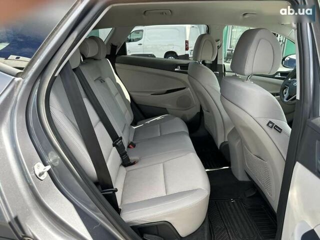 Хендай Туксон, объемом двигателя 2 л и пробегом 141 тыс. км за 16590 $, фото 27 на Automoto.ua