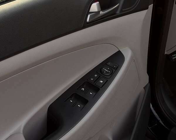 Хендай Туксон, об'ємом двигуна 2 л та пробігом 156 тис. км за 13900 $, фото 9 на Automoto.ua
