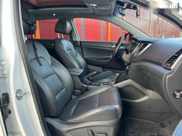 Хендай Туксон, объемом двигателя 1.6 л и пробегом 152 тыс. км за 18990 $, фото 9 на Automoto.ua