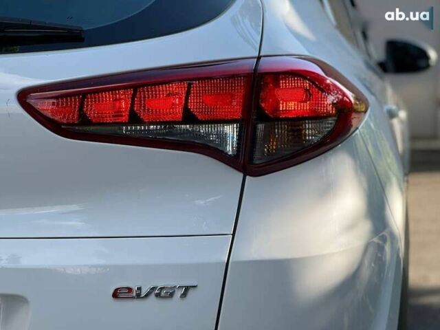 Хендай Туксон, об'ємом двигуна 1.7 л та пробігом 145 тис. км за 17990 $, фото 10 на Automoto.ua