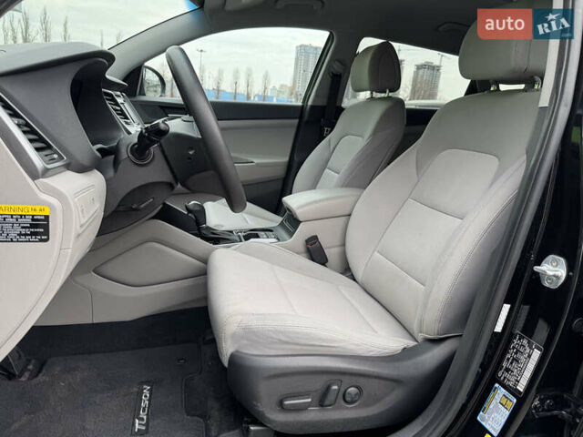Хендай Туксон, объемом двигателя 2 л и пробегом 140 тыс. км за 14700 $, фото 27 на Automoto.ua