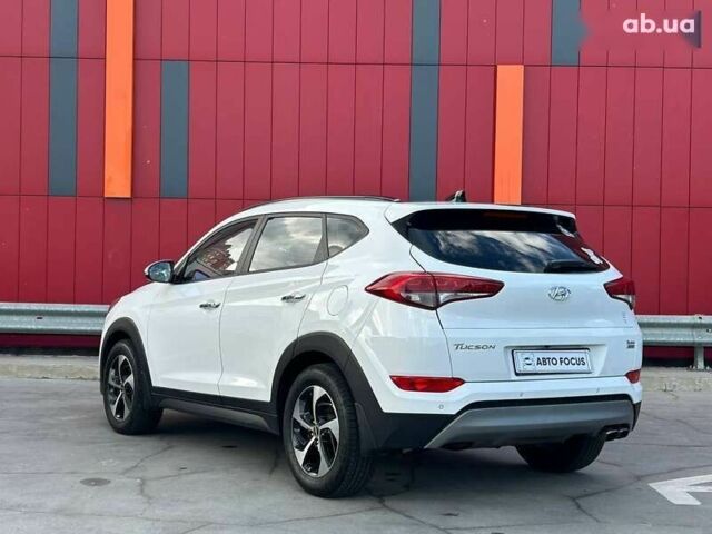 Хендай Туксон, объемом двигателя 1.6 л и пробегом 152 тыс. км за 18990 $, фото 4 на Automoto.ua