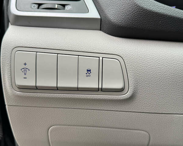 Хендай Туксон, объемом двигателя 2 л и пробегом 140 тыс. км за 14700 $, фото 29 на Automoto.ua