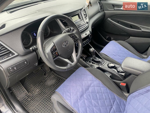 Хендай Туксон, объемом двигателя 2 л и пробегом 195 тыс. км за 16000 $, фото 6 на Automoto.ua