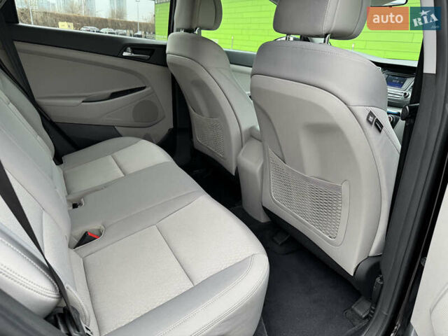 Хендай Туксон, объемом двигателя 2 л и пробегом 140 тыс. км за 14700 $, фото 24 на Automoto.ua