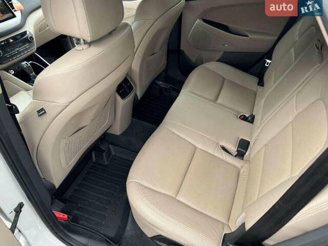 Хендай Туксон, объемом двигателя 2 л и пробегом 53 тыс. км за 14500 $, фото 7 на Automoto.ua