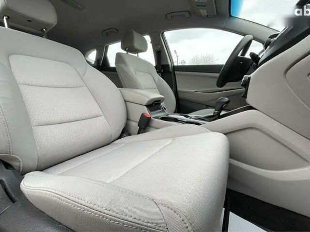 Хендай Туксон, объемом двигателя 2 л и пробегом 108 тыс. км за 14999 $, фото 24 на Automoto.ua