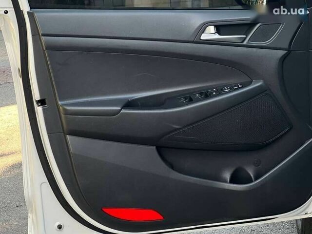 Хендай Туксон, об'ємом двигуна 1.7 л та пробігом 145 тис. км за 17990 $, фото 17 на Automoto.ua