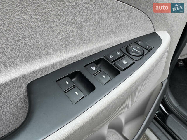 Хендай Туксон, объемом двигателя 2 л и пробегом 140 тыс. км за 14700 $, фото 28 на Automoto.ua