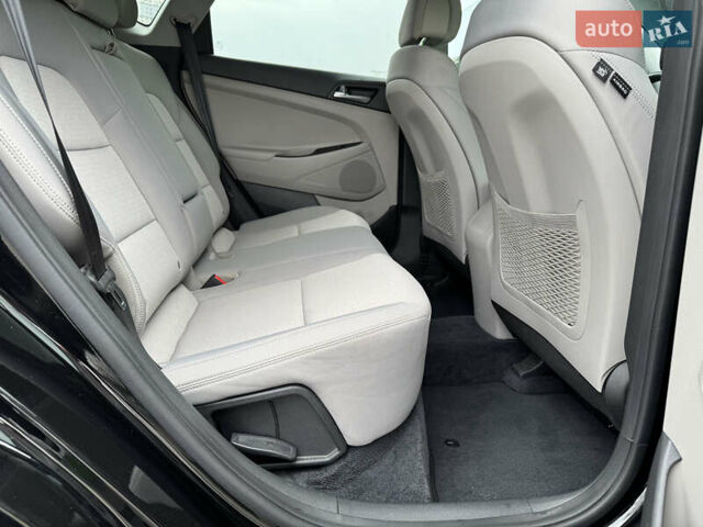 Хендай Туксон, объемом двигателя 2 л и пробегом 140 тыс. км за 14700 $, фото 22 на Automoto.ua