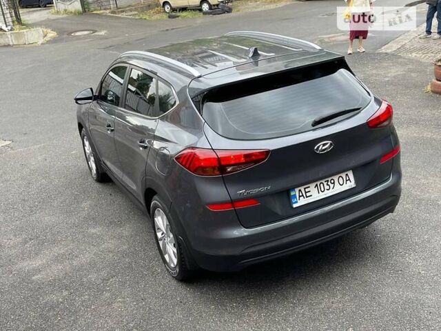 Хендай Туксон, объемом двигателя 2 л и пробегом 144 тыс. км за 19000 $, фото 6 на Automoto.ua