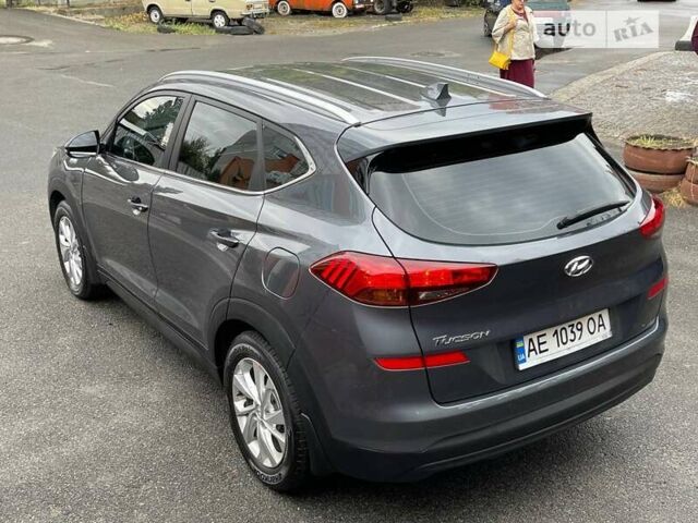 Хендай Туксон, объемом двигателя 2 л и пробегом 144 тыс. км за 19000 $, фото 7 на Automoto.ua