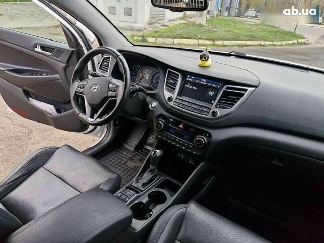Хендай Туксон, объемом двигателя 2 л и пробегом 111 тыс. км за 19999 $, фото 19 на Automoto.ua