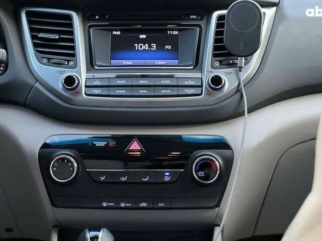 Хендай Туксон, объемом двигателя 2 л и пробегом 80 тыс. км за 17990 $, фото 22 на Automoto.ua