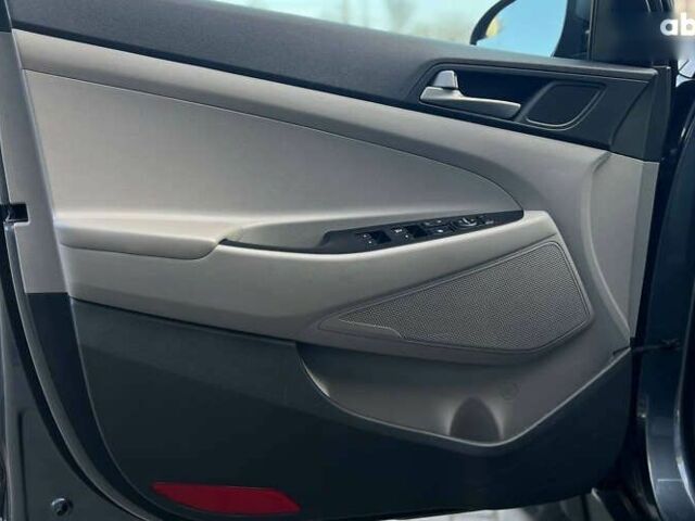 Хендай Туксон, объемом двигателя 2 л и пробегом 80 тыс. км за 17990 $, фото 8 на Automoto.ua