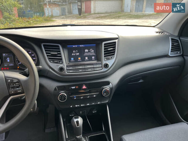 Хендай Туксон, об'ємом двигуна 2 л та пробігом 156 тис. км за 14800 $, фото 6 на Automoto.ua