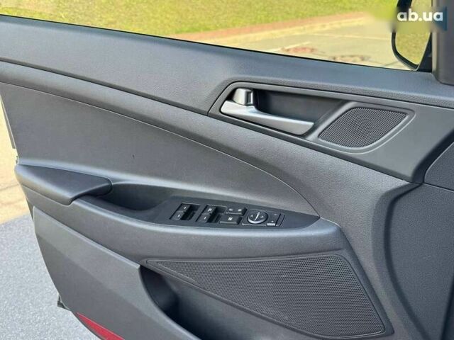 Хендай Туксон, об'ємом двигуна 2 л та пробігом 105 тис. км за 16300 $, фото 12 на Automoto.ua