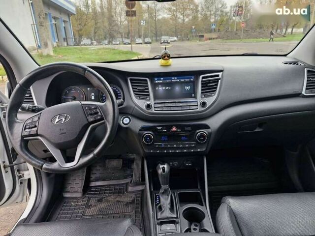 Хендай Туксон, объемом двигателя 2 л и пробегом 111 тыс. км за 19999 $, фото 17 на Automoto.ua