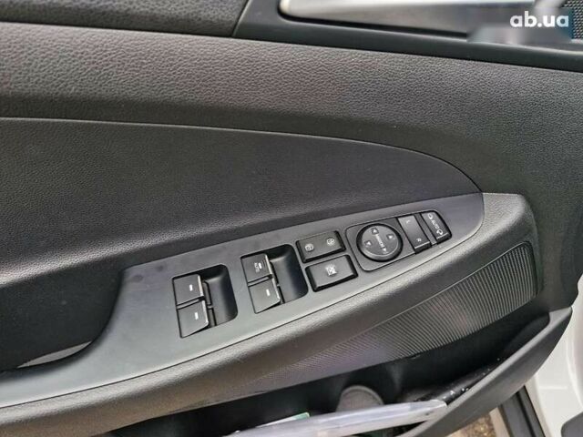 Хендай Туксон, объемом двигателя 2 л и пробегом 111 тыс. км за 19999 $, фото 10 на Automoto.ua