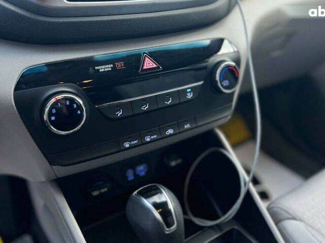 Хендай Туксон, объемом двигателя 2 л и пробегом 83 тыс. км за 17700 $, фото 19 на Automoto.ua