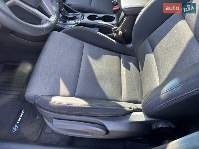 Хендай Туксон, объемом двигателя 2 л и пробегом 56 тыс. км за 24200 $, фото 27 на Automoto.ua