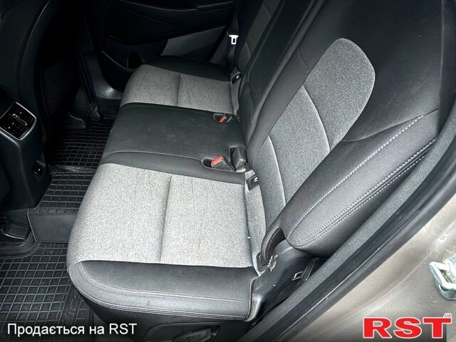 Хендай Туксон, объемом двигателя 2 л и пробегом 36 тыс. км за 19400 $, фото 8 на Automoto.ua