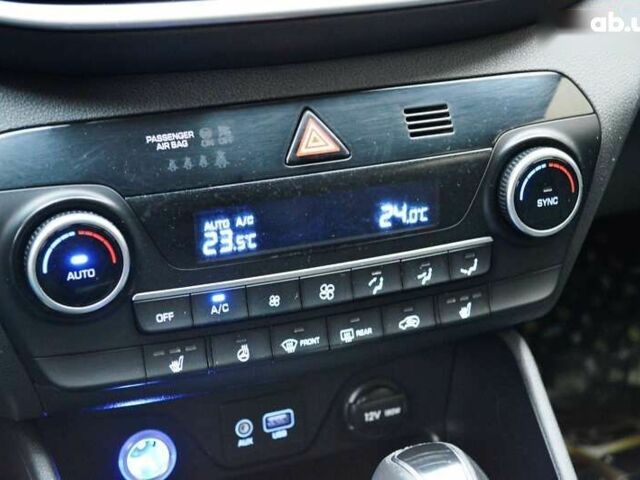 Хендай Туксон, объемом двигателя 1.6 л и пробегом 118 тыс. км за 18700 $, фото 29 на Automoto.ua