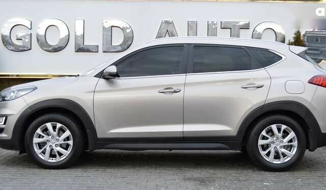 Хендай Туксон, объемом двигателя 1.6 л и пробегом 118 тыс. км за 18700 $, фото 6 на Automoto.ua