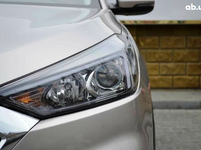 Хендай Туксон, объемом двигателя 1.6 л и пробегом 118 тыс. км за 18700 $, фото 3 на Automoto.ua