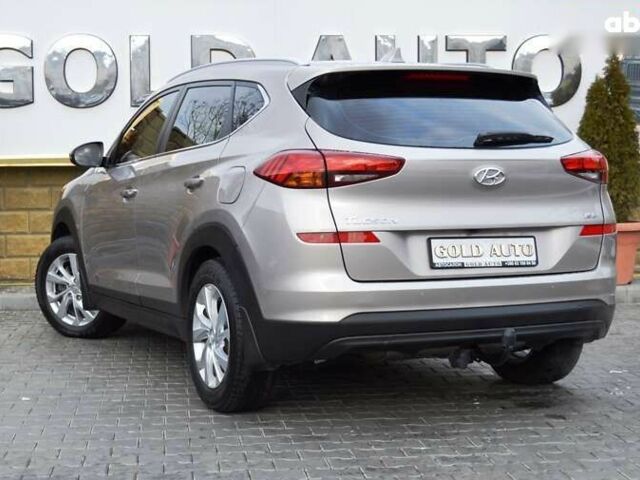 Хендай Туксон, объемом двигателя 1.6 л и пробегом 118 тыс. км за 18700 $, фото 9 на Automoto.ua